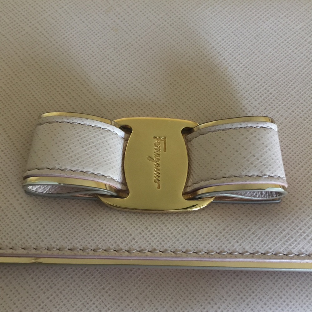 Ferragamo blush crossbody - Picture 3 of 10
